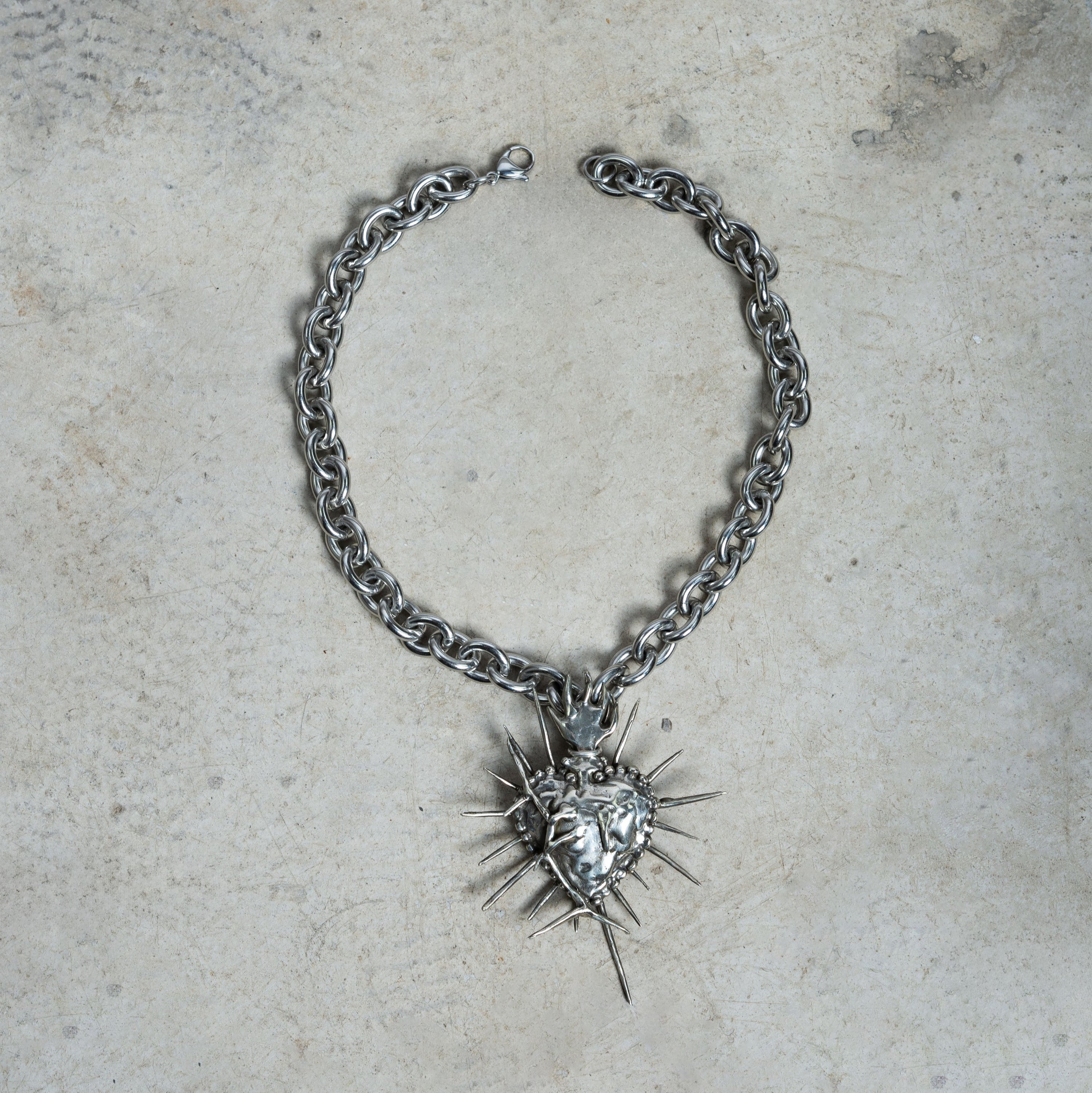 절망적인 하트 목걸이 