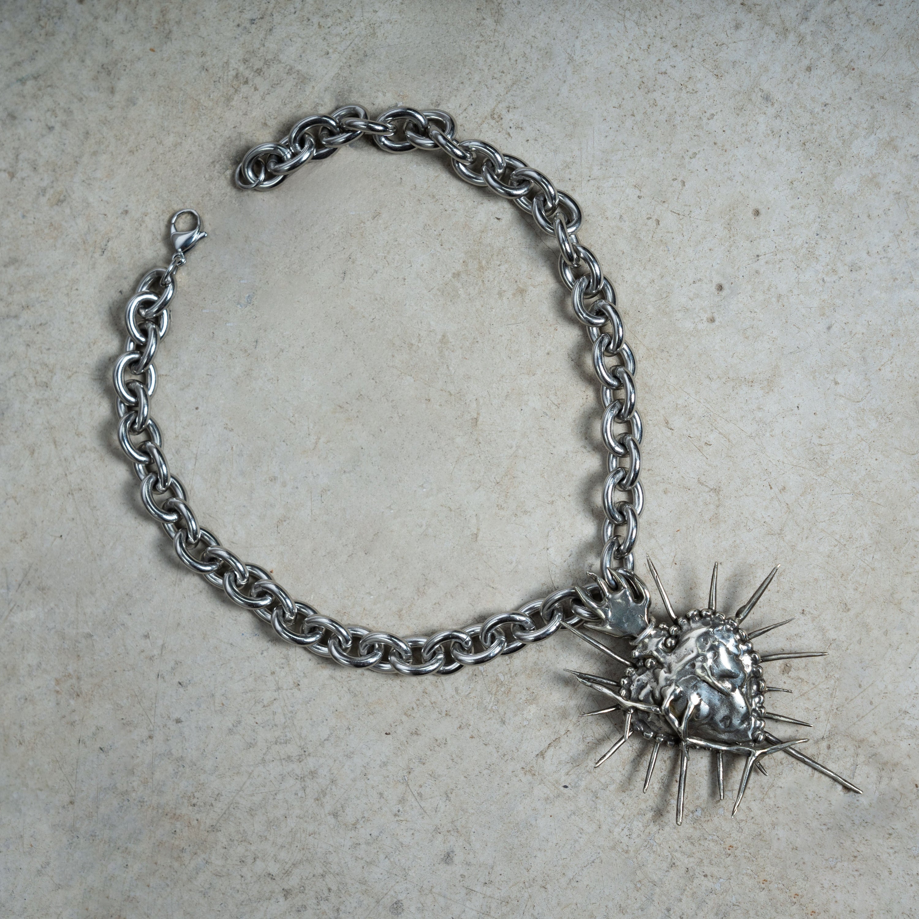 절망적인 하트 목걸이 