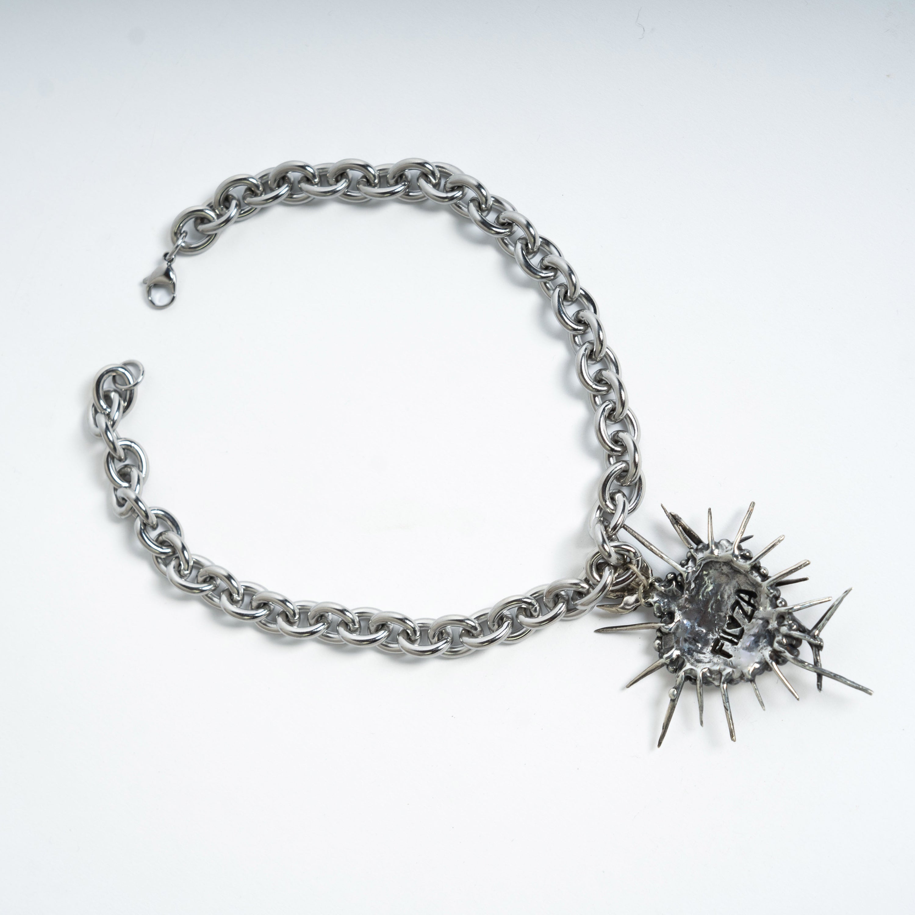 절망적인 하트 목걸이 