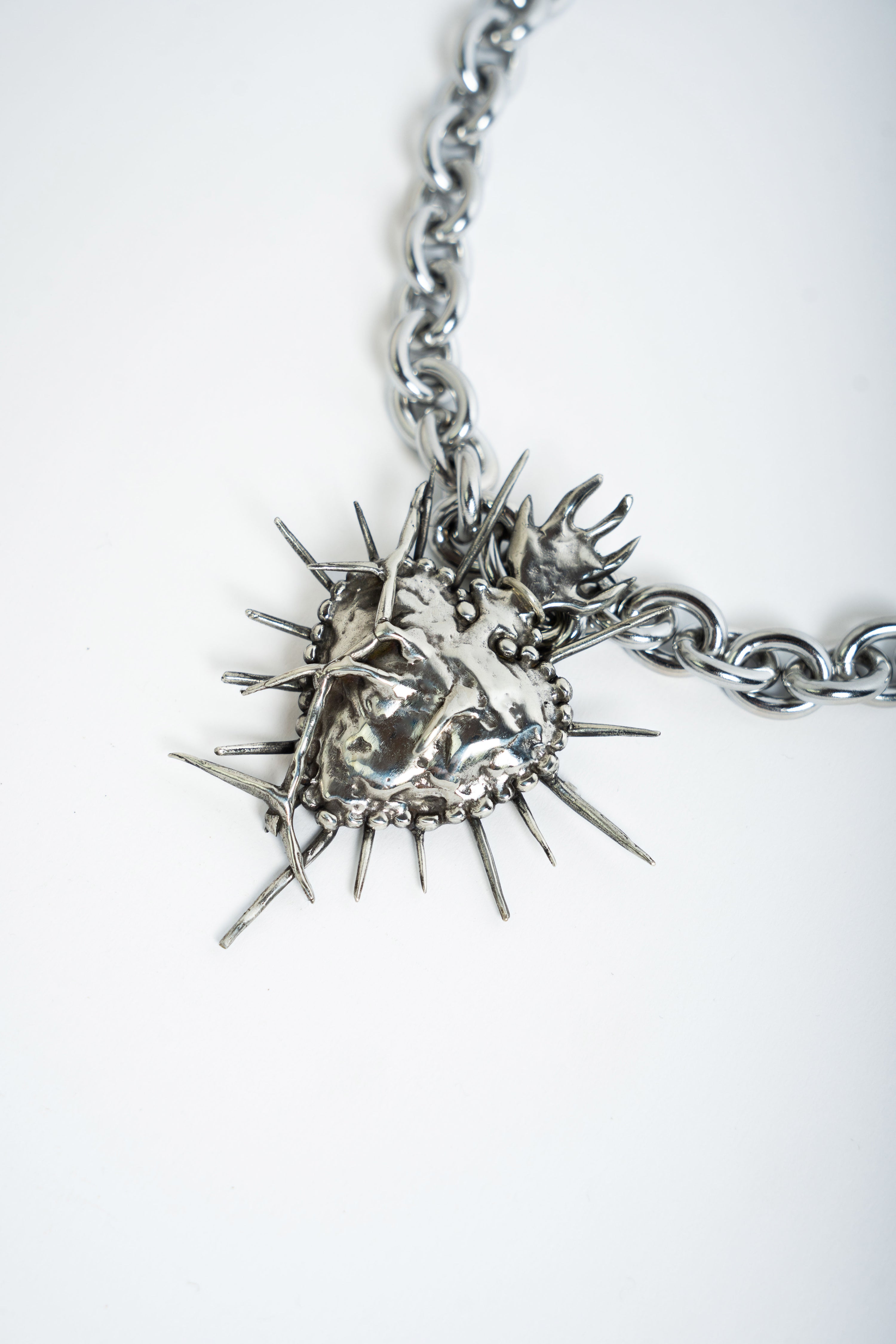 절망적인 하트 목걸이 