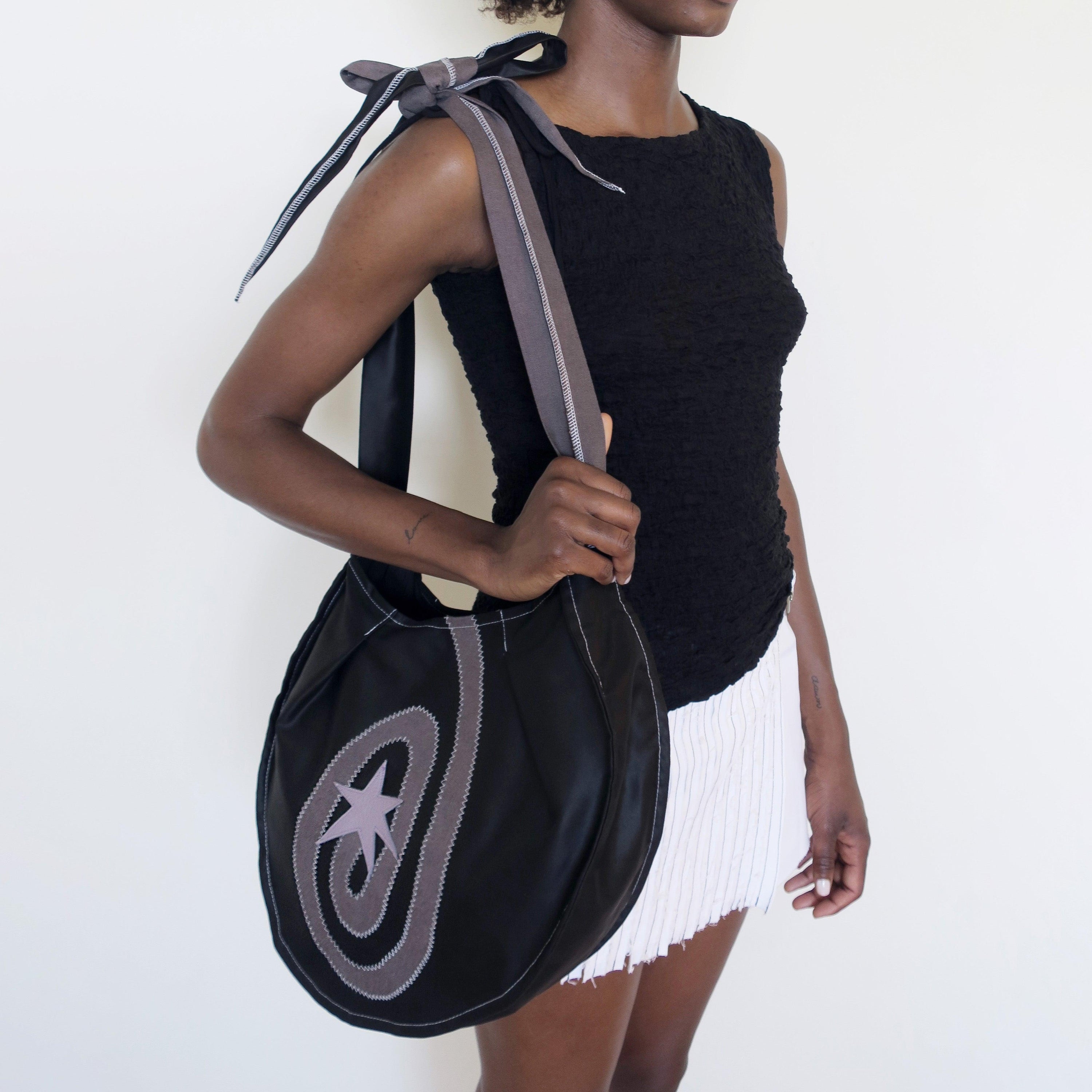 황혼 속의 소용돌이 가방