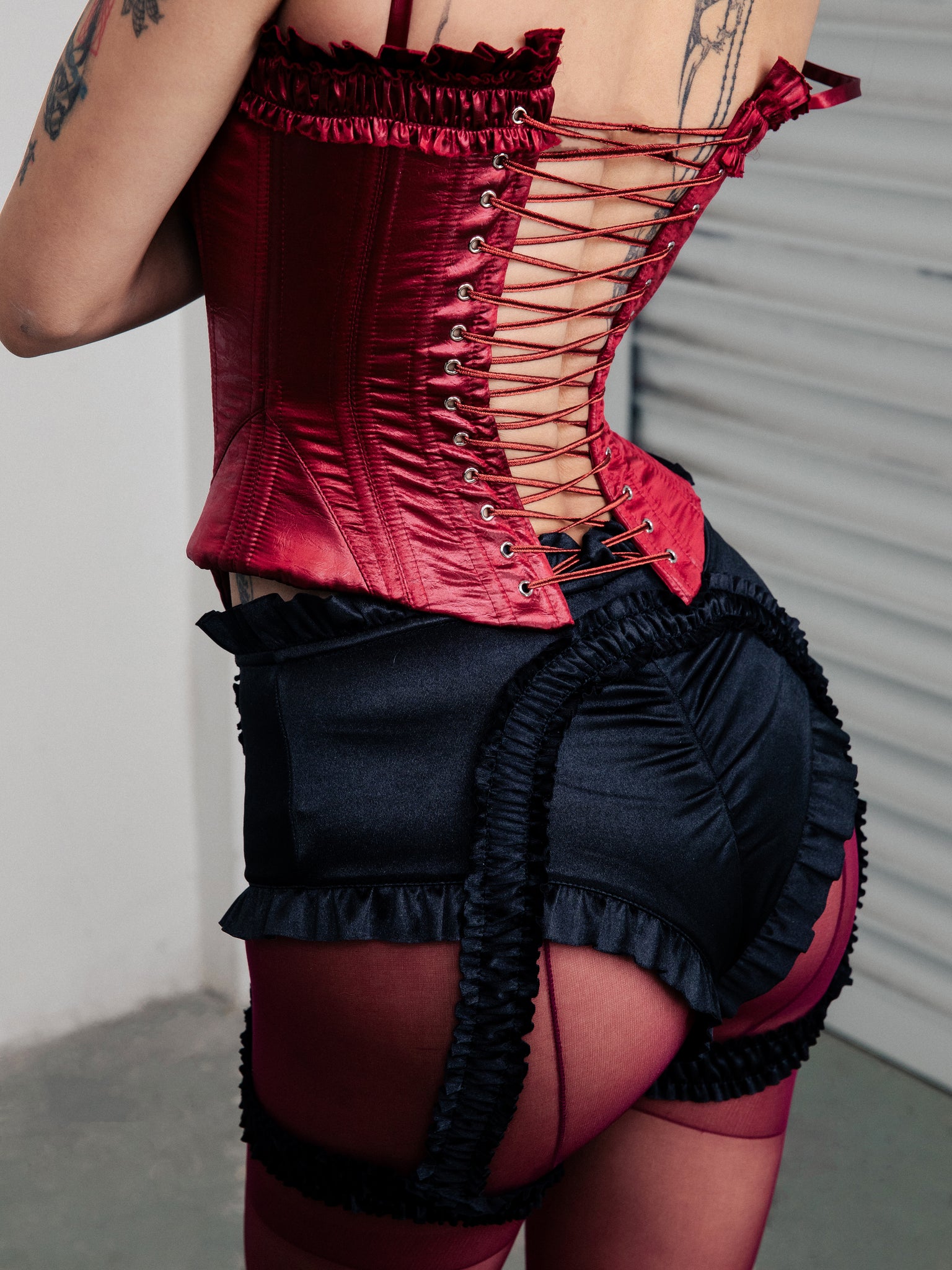 Doda Garter Shorts in Black