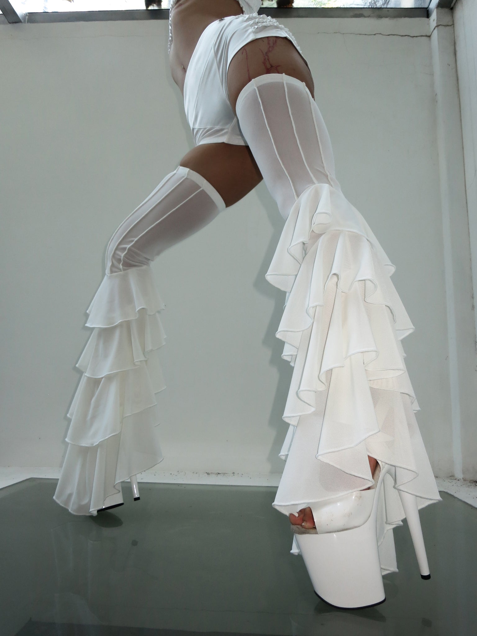 Layered Flounce Leg Frills in White