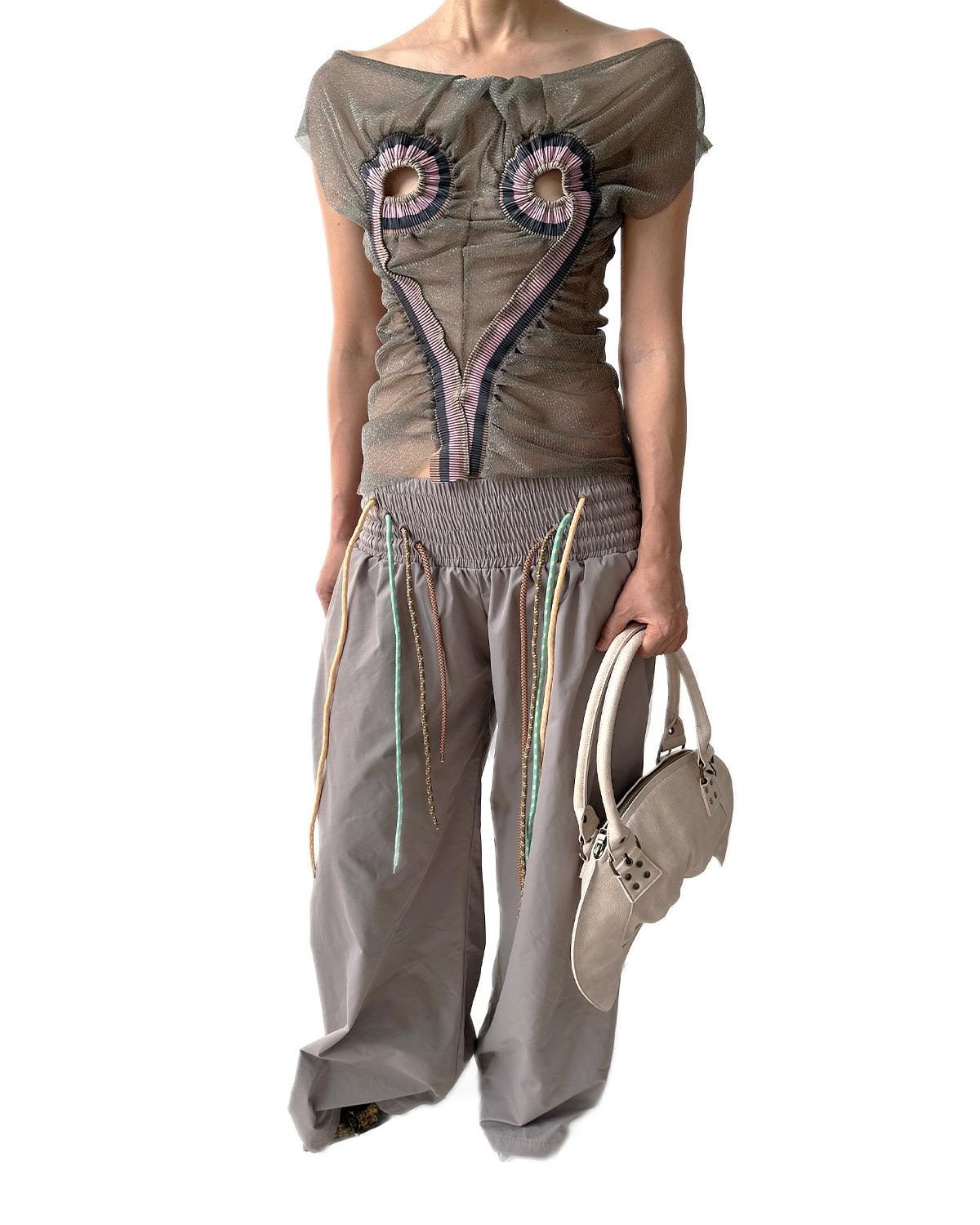 하트 컷아웃 메탈릭 메시 탑