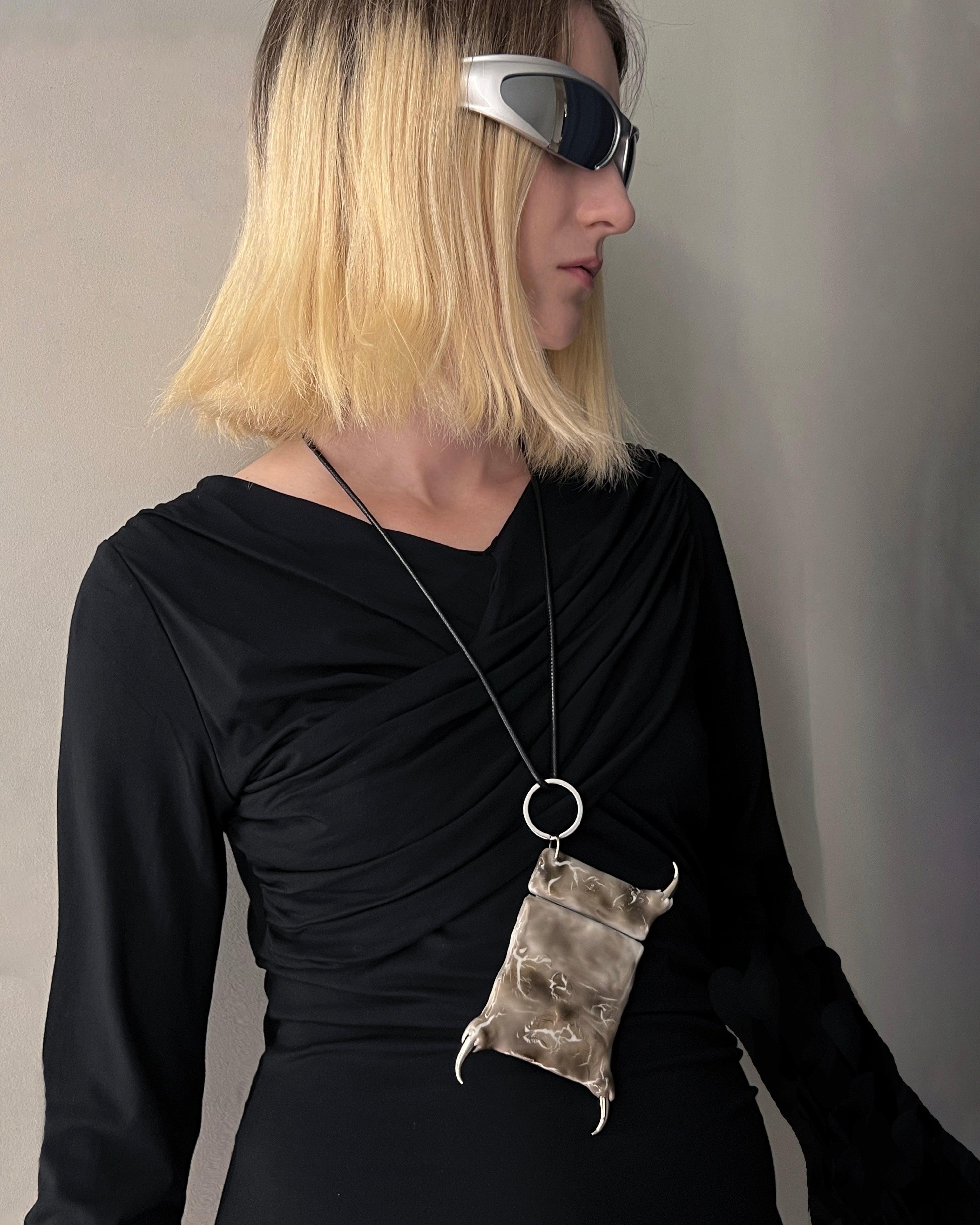 화이트 메탈 미러