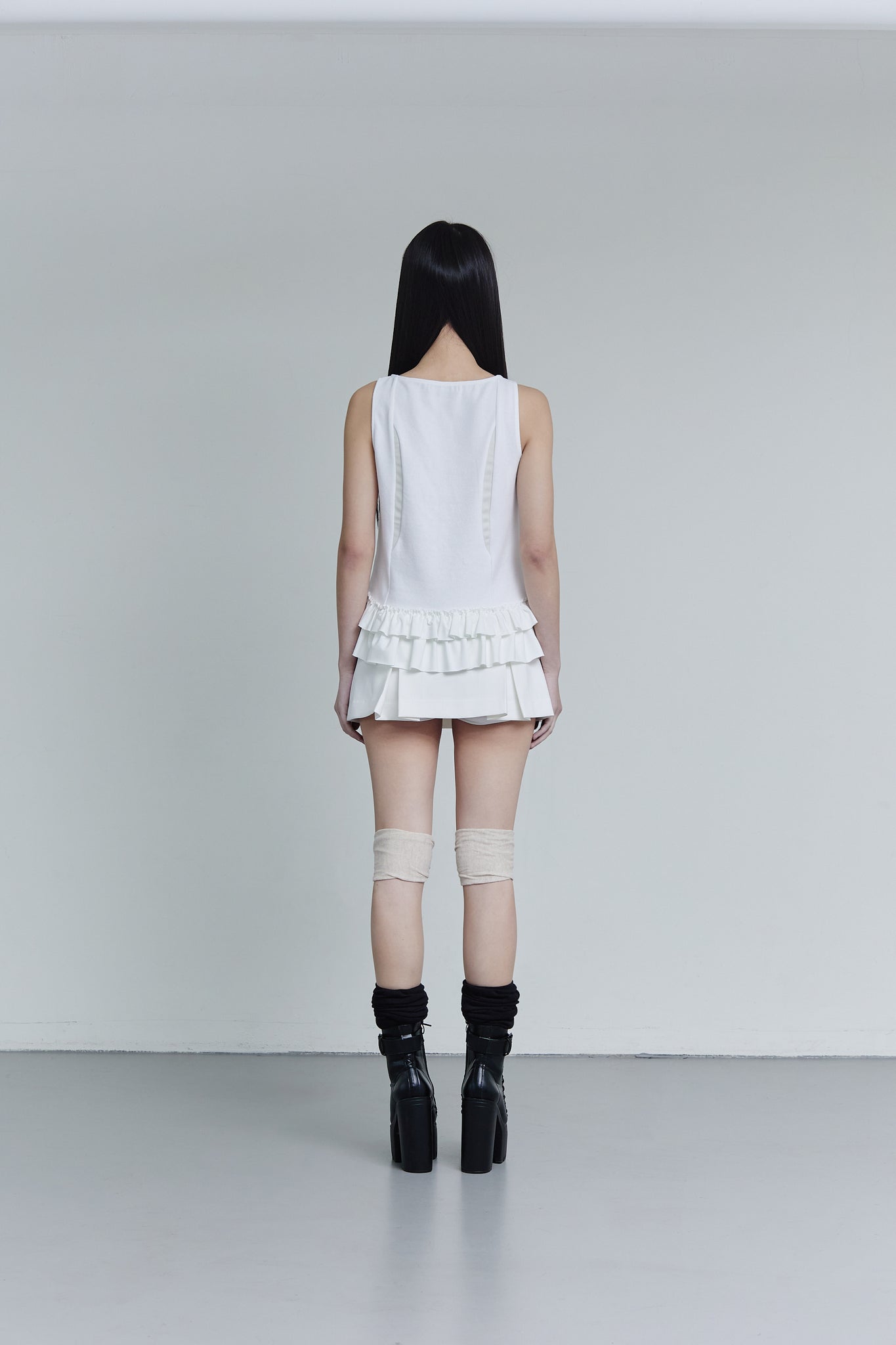Slit Frill Sleeveless