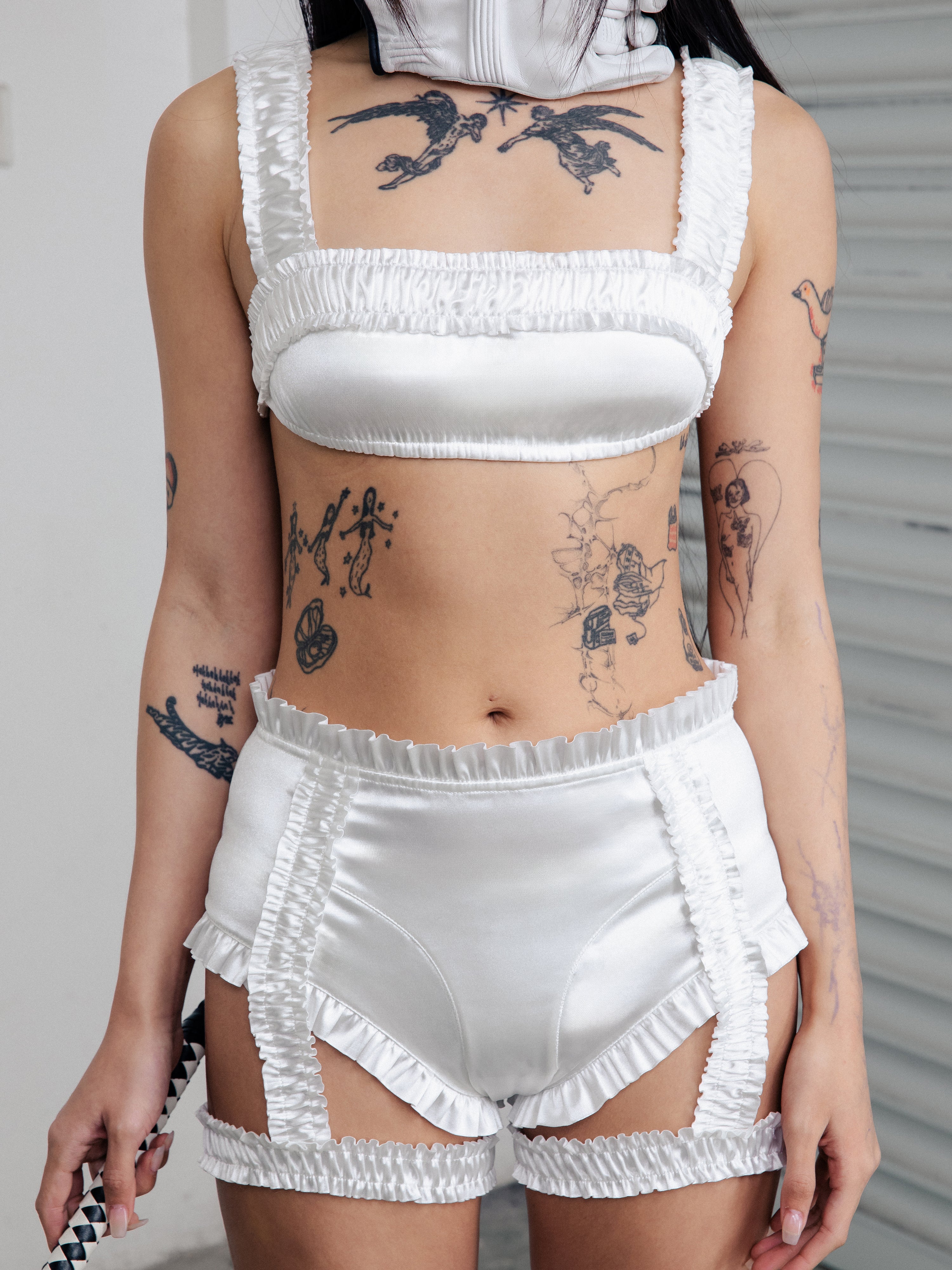 도다 가터 반바지 화이트