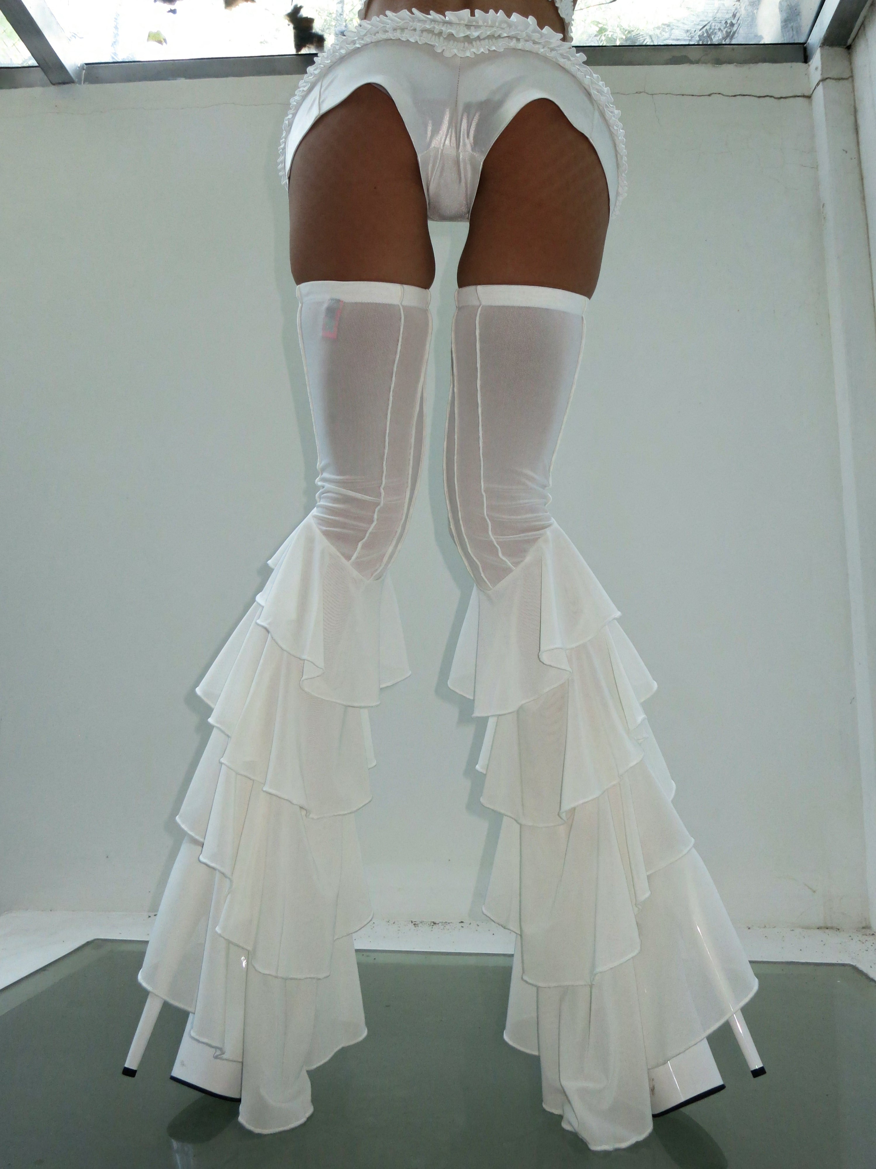 Layered Flounce Leg Frills in White