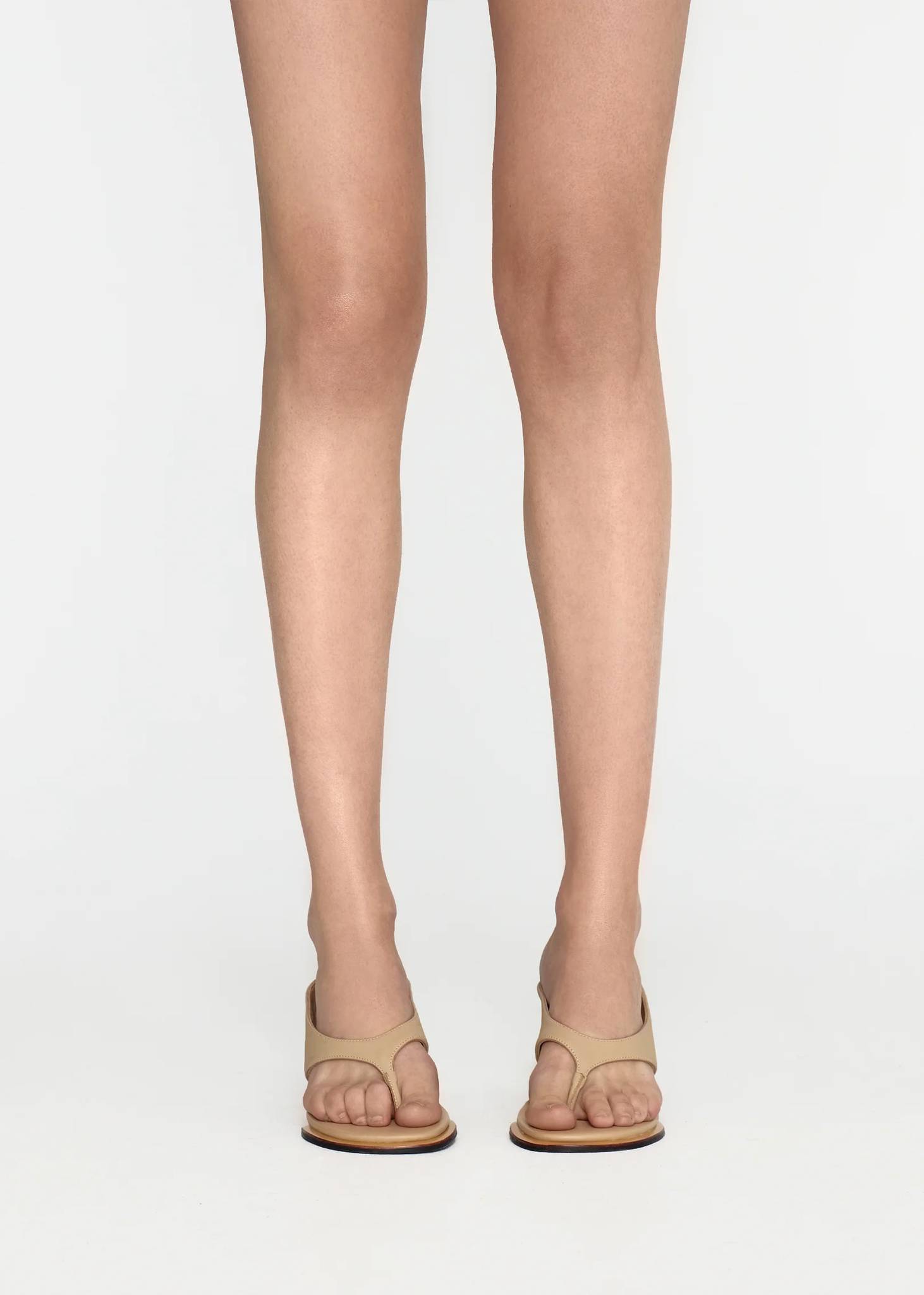 L’absurde Sandal Sand