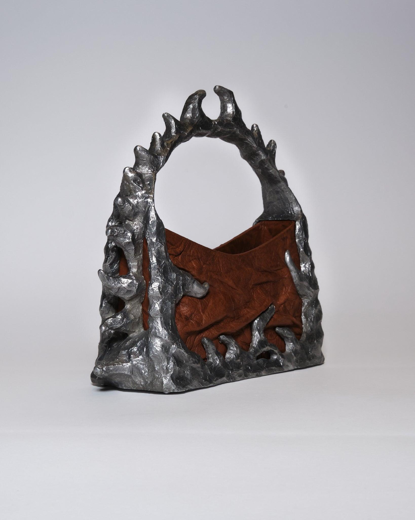 브라운 흉터 스파이크 백