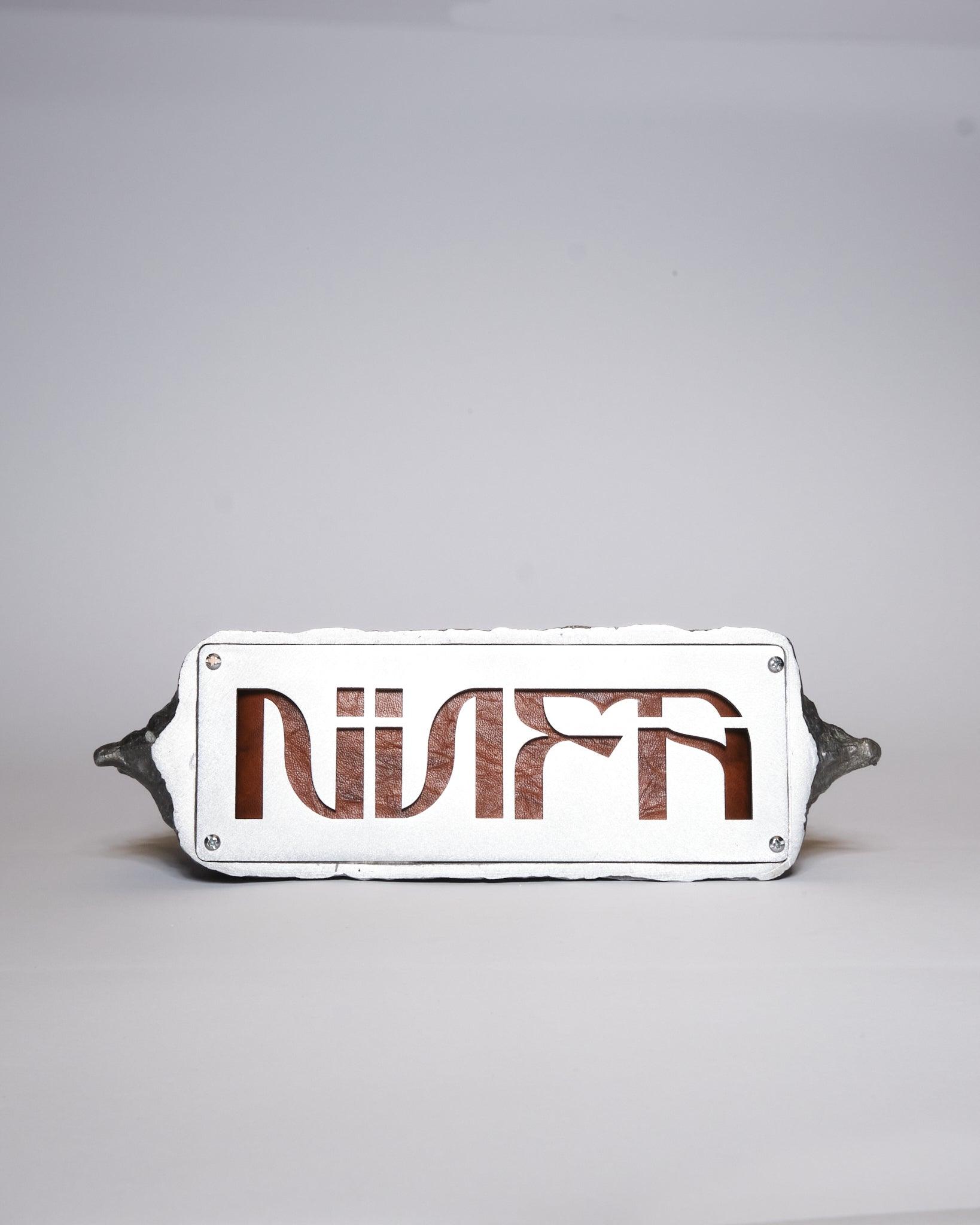 브라운 흉터 스파이크 백