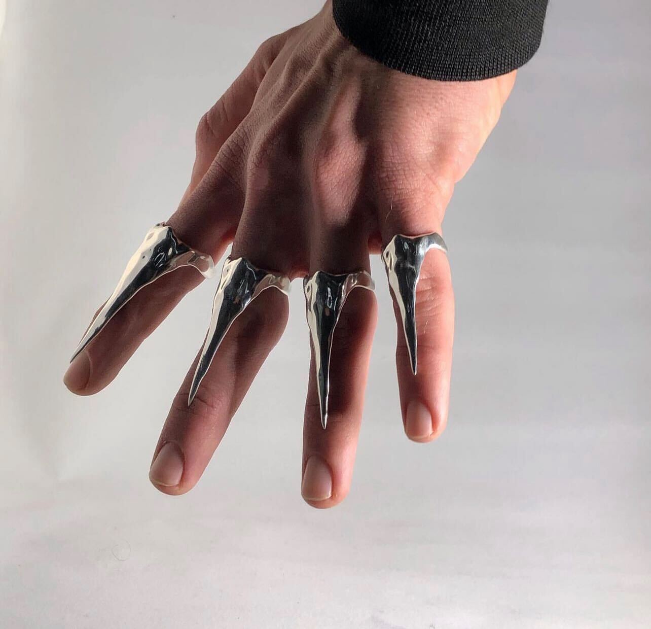 Mw'lah Claws in Silver