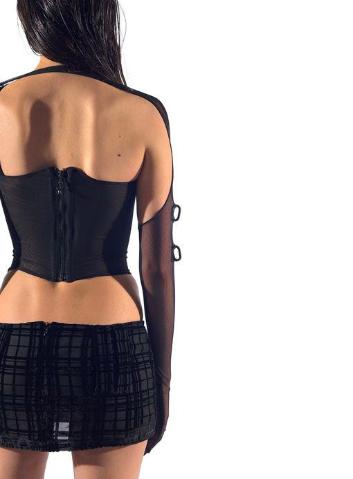 장갑이 달린 검은색 벨벳 코르셋